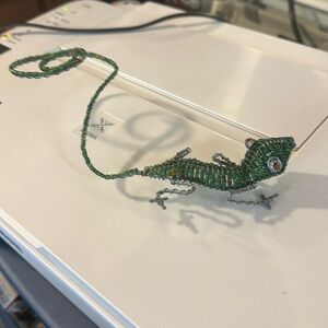 BEADWORX Grass Roots LIZARD/GECKO Handcrafted Figurine Glass Beads Wire 19 in